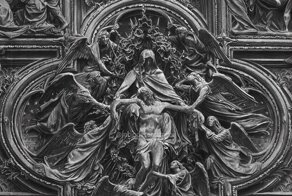 Бразильский художник 350 часов рисовал дверь собора