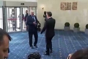 "Мерседесы слабые. Не заводятся!": Лукашенко пришёл на саммит ЕАЭС пешком