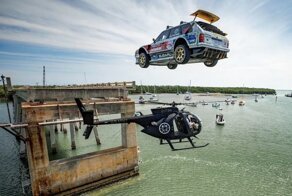 «Джимхана 2022» с безумным 862-сильным Subaru Wagon