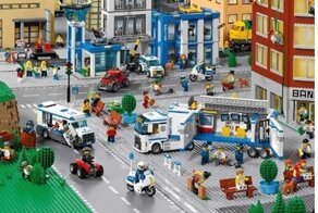 Протоиерей беларусской церкви призвал отказаться от LEGO и делать игрушки самим