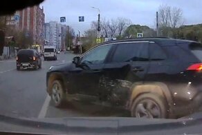 Когда не обращаешь внимание на знаки: столкновение двух автомобилей в Иваново