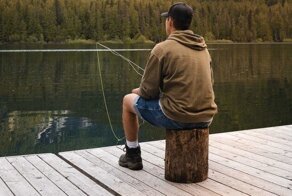 Женщина решила развестись из-за пристрастия мужа к рыбалке