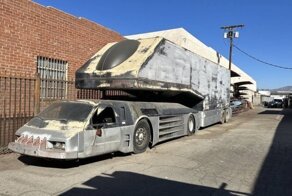 Причудливый грузовик Peterbilt из фантастического сериала выставлен на продажу