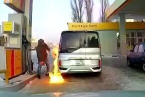 Автомобиль загорелся на заправочной станции в Воронеже