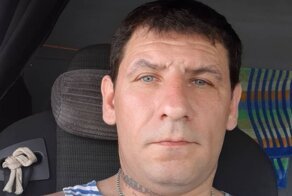 Дальнобойщик-наркоман позвонил полицейским и сообщил, что его фуру разбирают на ходу