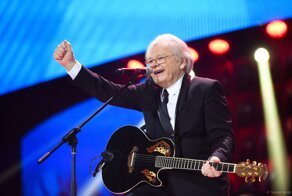 «Эти слова я воспринимаю как глупость пожилой женщины»: Юрий Антонов рассказал о том, как Лайма Вайкуле «кормила весь СССР»