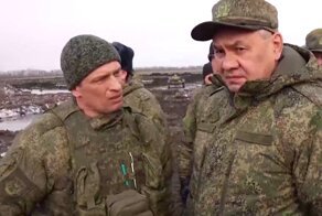 "Не суетитесь, спокойно, всё нормально": Шойгу проинспектировал позиции солдат в зоне СВО