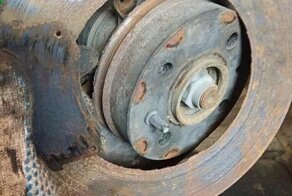 Цены на автозапчасти подорожали в среднем на 27,7%, но гаражные кулибины не сдаются