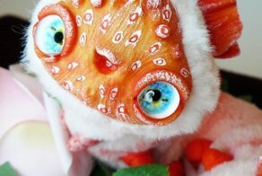 Самоучка мастерит игрушки в виде милых инопланетных существ