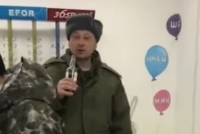 "Мы за тебя пошли воевать!": два пьяных мобилизованных разгромили салон оптики в Новосибирске