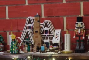 Любители «Lego» сделали целую стену с камином из конструктора