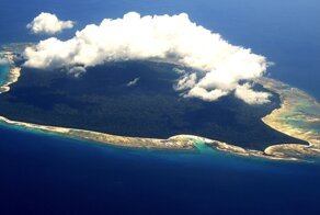 Запретный остров, на котором живет племя из каменного века