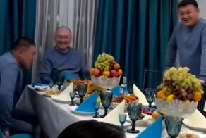 Женщины прикольнулись над своими мужьями