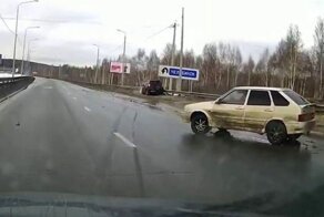 «Торопыга» подрезал автомобиль в левом ряду и спровоцировал ДТП