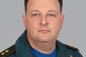 В Москве на голову генерала МЧС упала огромная сосулька