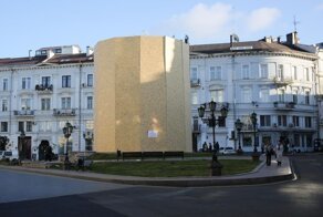 В Одессе снесли памятники Екатерине II и Александру Суворову