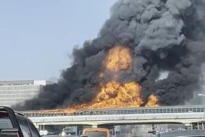 Страшный пожар охватил туннель вдоль скоростной автомагистрали в Южной Корее