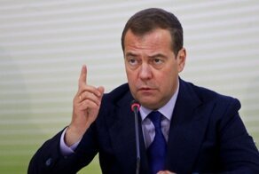 «Они понимают только грубую силу и визгливо требуют жратву от хозяев»: Дмитрий Медведев рассказал, что он думает об отказе украинцев от Рождественского перемирия