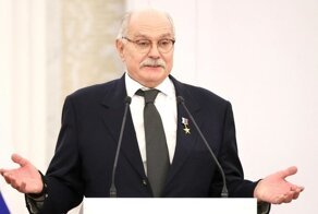 Никита Михалков попал в реанимацию ковидного отделения с двухсторонней пневмонией