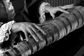 Неоднозначный музыкальный инструмент, звуки которого способны&nbsp; привести к помешательству