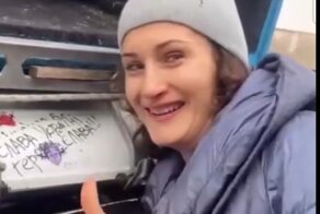 В Крыму задержали двух жительниц Судака, написавших лозунг в поддержку ВСУ