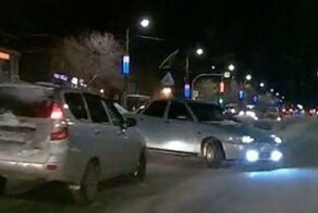 «Шашечник» исполнил эффектный разворот, чудом никого не зацепив