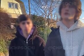 В Сочи подростки избили до потери сознания водителя, сделавшего им замечание из-за брошенной петарды