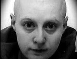 Хитрая сектантка с редким генетическим недугом притворялась ребёнком, чтобы добиться усыновления