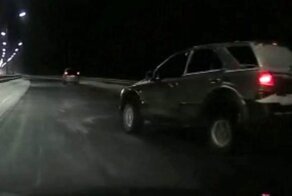 «Ехал на заднем приводе, при заносе налево выкрутил руль вправо»: столкновение на скользкой трассе