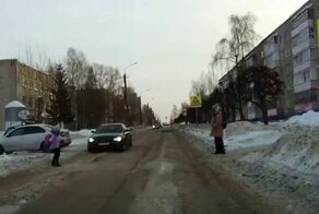 В Чебоксарах водитель Audi сбил ребёнка на пешеходном переходе и не стал вызывать ГИБДД