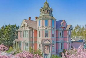 Крутые коттеджи, которые никто не хочет покупать