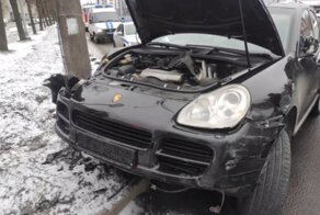 В Петербурге лихач на Porsche Cayenne устроил гонки с полицией и протаранил 7 машин