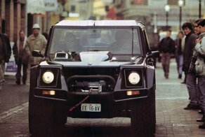 Lamborghini LM002: первый внедорожник из Каса-дель-Торо