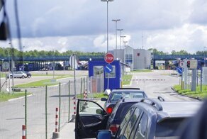 В Госдуме предложили водителям бронировать дату и время для пересечения границы России