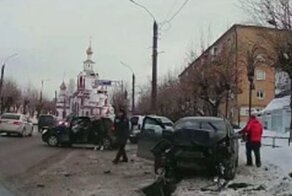 Пропускают — можно ехать: классическое ДТП в Кирове