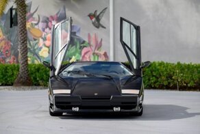 «Капсула времени» за миллион долларов: Lamborghini Countach 1990 года проехал всего 250 километров с момента выпуска