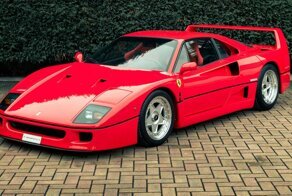 Ferrari F40: Тото Вольф, босс гоночной команды Mercedes-AMG F1, выставил свой автомобиль на продажу