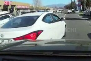 Нечего лезть, сам виноват: в Сочи водитель «Хендай» устроил массовое ДТП