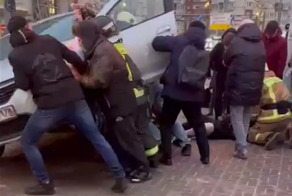 Авария дня. Пожилая женщина на «Рено» сбила пять человек в Петербурге