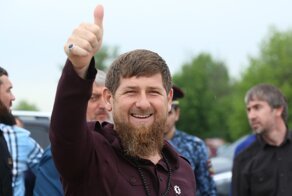 Парламент ЧР предложил наделить Рамзана Кадырова титулом "отец народа"