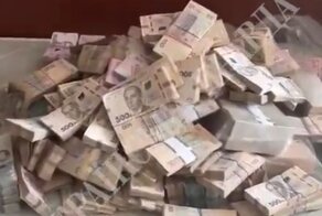 В диване замминистра обороны Украины нашли миллион долларов