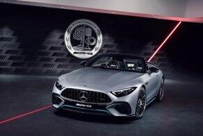 Коллекционное издание Mercedes-AMG SL63 Motorsport в стиле ливреи «Формулы-1»