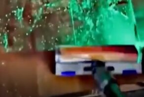 Любопытный пылесос с подсветкой