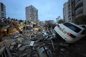 Дома рушатся до сих пор: последствия землетрясения в Турции