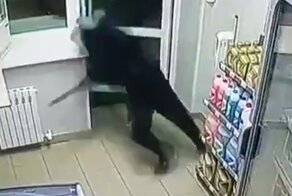 Самого невезучего грабителя засняли на видео в Башкирии