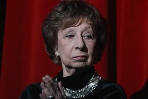 «Сижу и плачу»: Ахеджакова лишилась последнего спектакля в «Современнике»