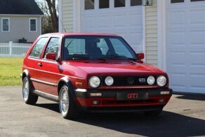 Volkswagen Golf GTI 1992 года с пробегом более 85 тысяч километров продан за ошеломляющую сумму