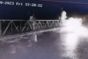 Армия России нанесла удар плавающим камикадзе по мосту в Одессе