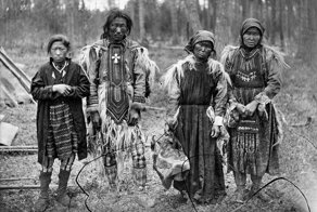 10 фото неоднозначных национальных костюмов 19 века со всего мира