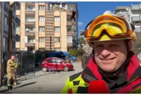 Искренние эмоции спасателя, вытащившего ребёнка из-под завалов